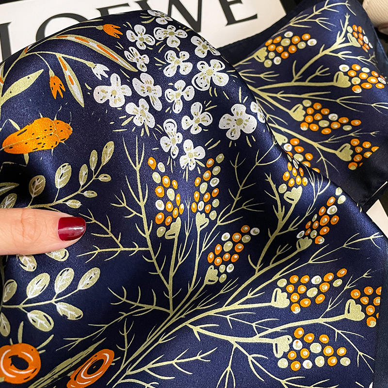 Modny szal damski ze 100% praw – Scarf Silk Square recenzja i cena