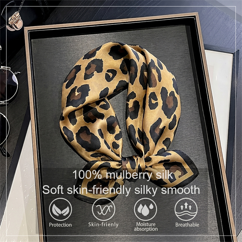 Jedwabna apaszka w panterkę, b – Scarf Silk Square recenzja i cena